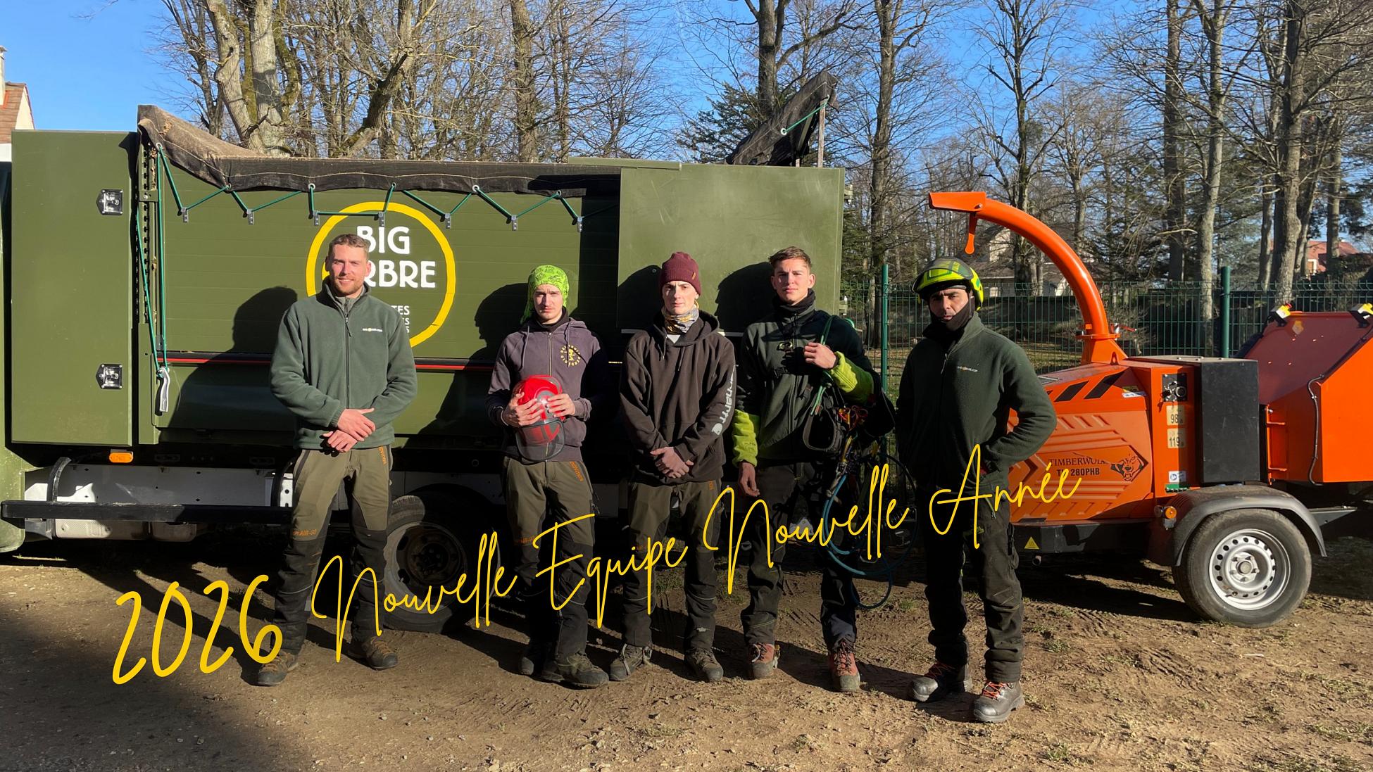 La Belle Equipe Photo de l'équipe de terrain Big Arbre, a la fin d'une intervention dans un parc publique de La Queue Lez Yvelines