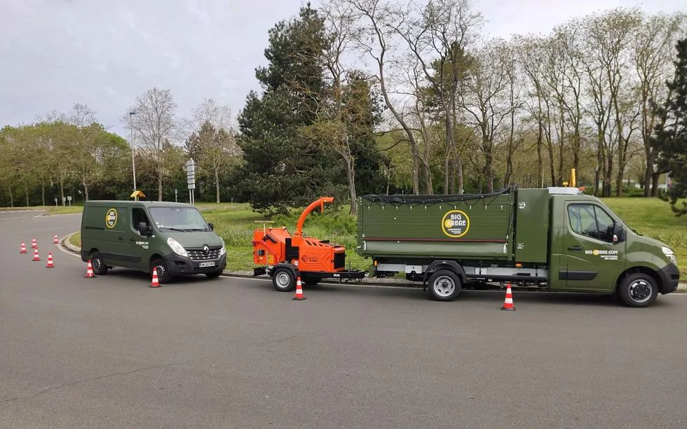 Camion Big Arbre et broyeur 